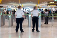 Casi 2.200 pasajeros perdieron el lunes sus vuelos de Iberia a causa de la huelga en los controles de Barajas