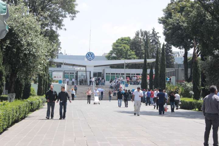 VW definirá despido de mil obreros en Puebla a finales de octubre: Sedetra