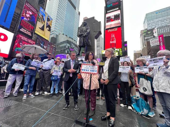 Broadway opposition brings the curtain down on a planned Times Square casino backed by Jay