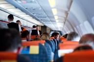 Muere un hombre en pleno vuelo a Canarias