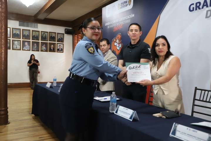 Concluyen policías de 9 municipios certificación DARE 