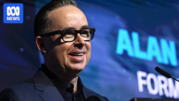 Alan Joyce collects $3.8 million payout in final Qantas bonus