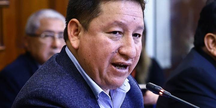 Retiro AFP: Guido Bellido entrega predictamen de las 4 UIT y pide que se debata