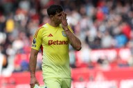 Show de traspasos. La Premier League gastó más de 3000 millones de euros, pero Manchester United ahorró en Dibu Martínez