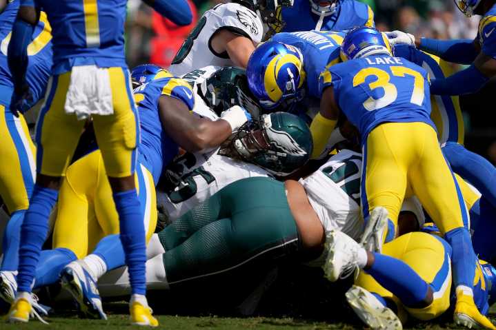 Eagles RT Lane Johnson expected to return for Week 4 vs. Bucs after neck injury