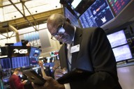 La jornada en Wall Street arranca con pérdidas y el Dow Jones retrocede 1.20%