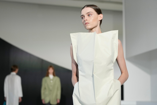 Jil Sanders unveils new creative era with crisp, light silhouettes at Milan Fashion Week