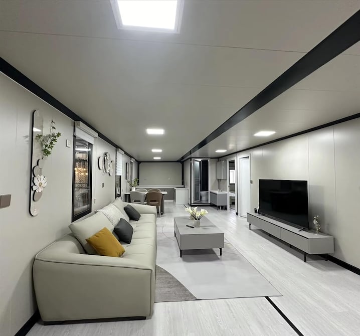 La casa prefabricada de Amazon en menos de 10 mil dólares con dos dormitorios, baño completo con toques en mármol y armada en hierro