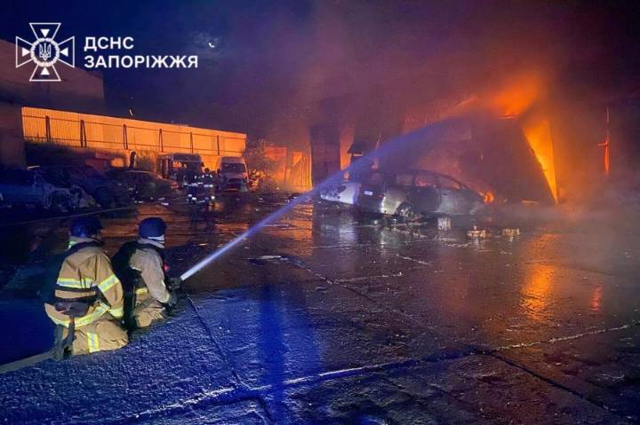 Zelenskyy calls for a European air defense system as Russian strike wounds 20