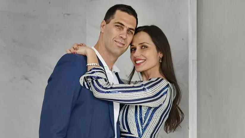 "Pido respeto a mi familia": Gustavo Salcedo rechaza rumores sobre Maju Mantilla tras su renuncia a 'Arriba mi gente'