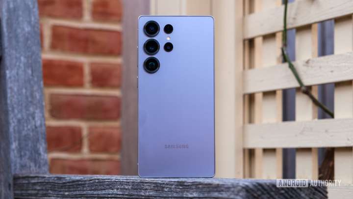 The Samsung Galaxy S25 Ultra $300 off, but only in these two colors