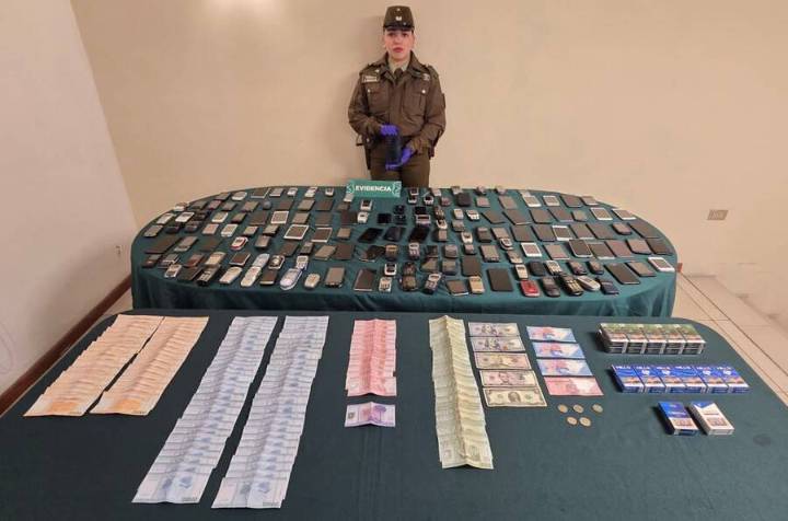 Sorprenden a peruano con 155 celulares en su poder en vivienda de Independencia: lo pillaron bebiendo alcohol