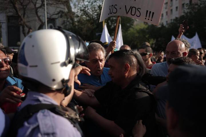Fotos y videos: el intendente de San Rafael denunció incidentes en la marcha universitaria