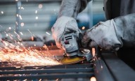 La producción manufacturera cayó en julio: 1,1% interanual y 2,3% con respecto