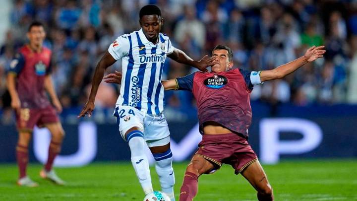Un punto de los que vale doble en abril para el Deportivo