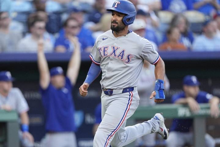 Rangers 2B Marcus Semien still hopes to play again this season after foot injury