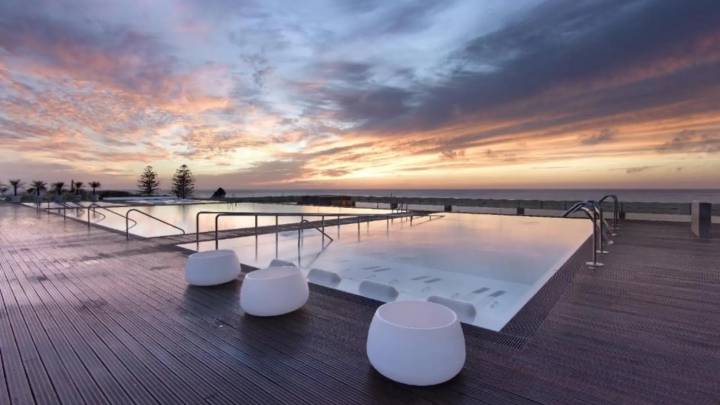 El hotel de Cádiz más famoso con 5.872 reseñas: un comedor con vistas a la puesta de sol