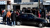 Familia y amigos velan a las 3 jóvenes brutalmente asesinadas por narcos en Argentina