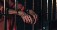 Sentencia a hombre por aborto forzado: Delito debe seguir vigente en códigos