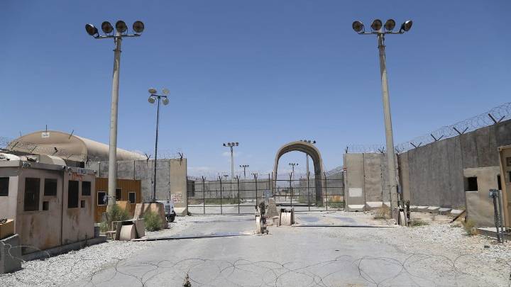 Los talibanes consideran "imposible" devolver la base de Bagram a Estados Unidos