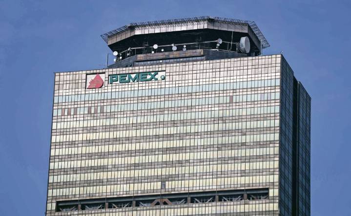 Llegan a nivel récord las adjudicaciones directas en Pemex