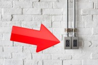 Los enchufes y apagadores no se instalan en cualquier lado, esta es la recomendación de un electricista y los peligros de no hacerlo