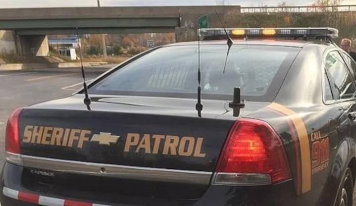 Onondaga County inmate charged after choking, biting guard, deputies say
