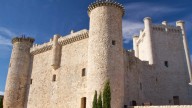 El restaurante de carretera entre Madrid y Zaragoza con un castillo de fondo
