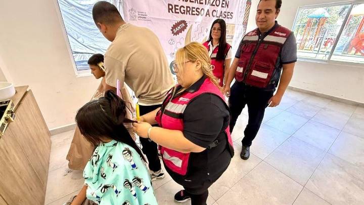 Santa Catarina apoya a familias con cortes de cabello gratuitos para el regreso a clases