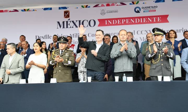 Más de 10 mil personas atestiguaron el desfile cívico militar por la Independencia de México