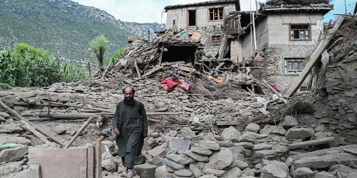 Suben a 1.457 los muertos por el terremoto en Afganistán