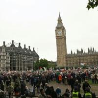 Thousands protest in London over Trump UK visit