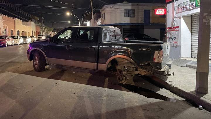Ignora alto y provoca múltiple choque en calles del Centro de Saltillo