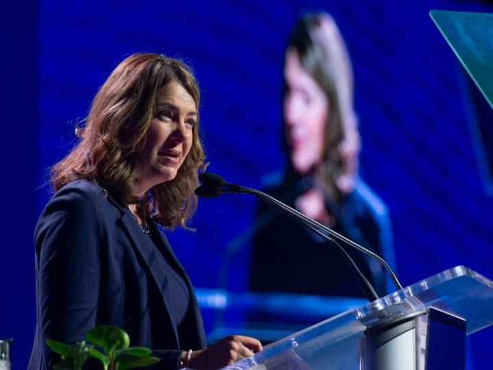 New oilsands pipeline requires law changes: Danielle Smith