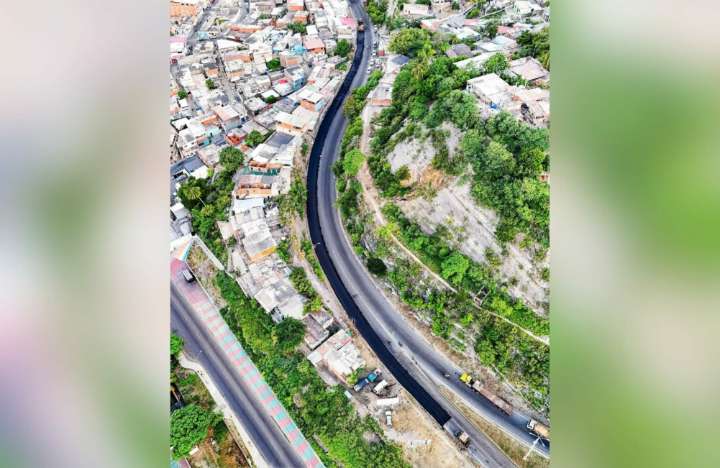 Gobernación de Anzoátegui coloca 1.700 toneladas de asfalto en la Troncal 9 de Guanta