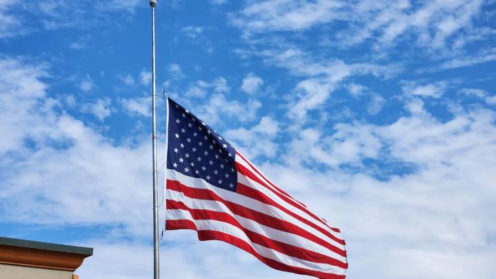 When can the president order the US flags to be flown at half staff?