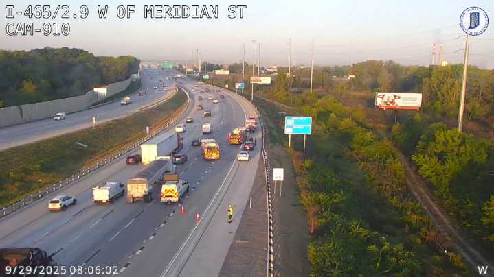 Man injured in shooting along I-465 on Indy's south side