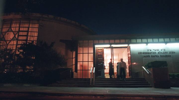 Want a seat at this synagogue for the High Holidays? You have to register to vote first