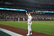 Mariners win AL West for 1st time in 24 years as Raleigh reaches 60 homers in 9