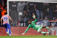 De selección. Julián "picó" un penal, dio dos asistencias y participó de todos los goles en el 5