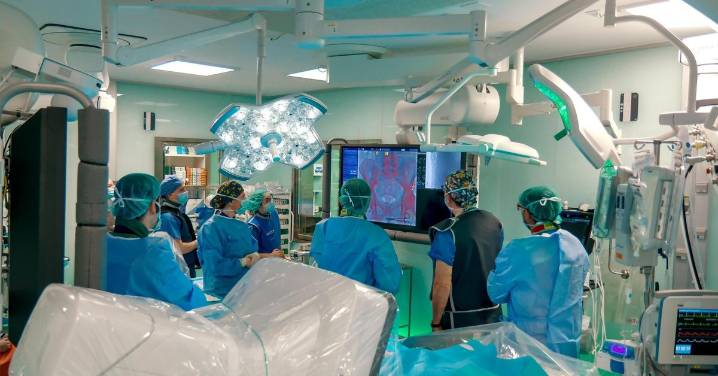 Sevilla reduce pacientes en lista de espera quirúrgica y Córdoba lidera la tasa por habitante