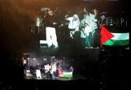 Al grito de “Palestina libre”, el rap de Residente hace cimbrar al Zócalo de la CDMX