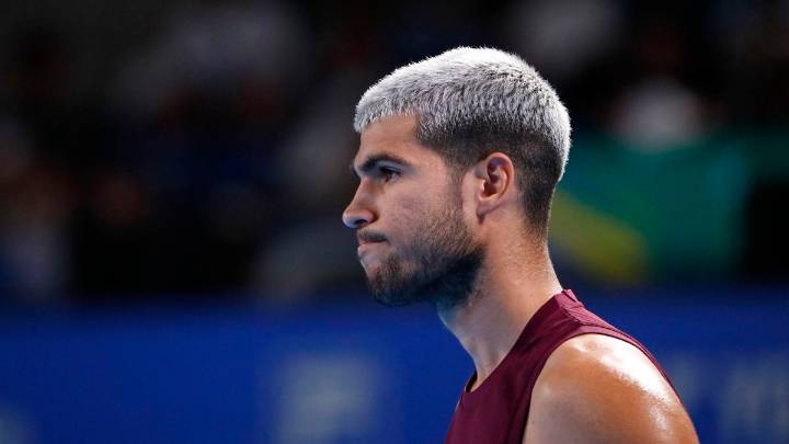 Carlos Alcaraz se pone serio en Tokio
