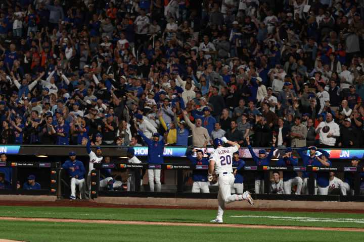 Mets star wants to focus on postseason push rather than potential free agency: 'Let's pump the brakes on that'