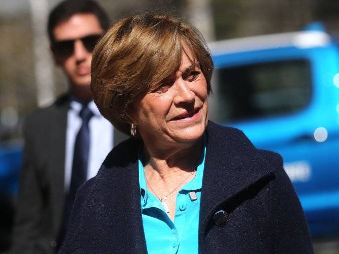 Evelyn Matthei presenta propuesta para mejorar el acceso a medicamentos: remedios más baratos y "a la puerta"