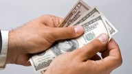 Reinstauran una medida del cepo al dólar