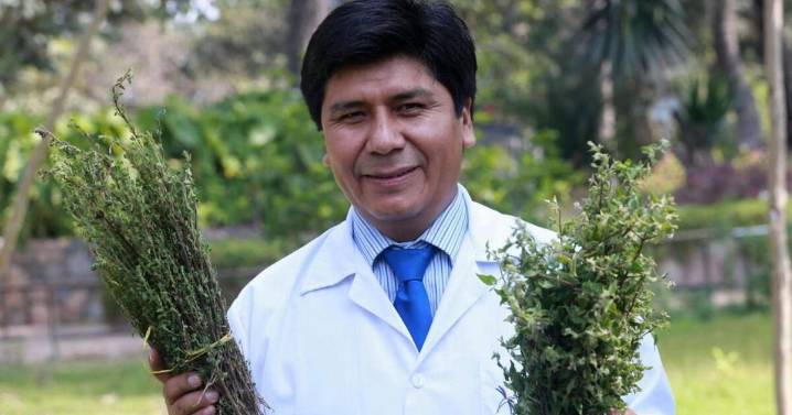 Mario Carhuapoma, científico de San Marcos: “El agua de muña ataca directamente a este microorganismo (bacteria responsable de la gastritis)"