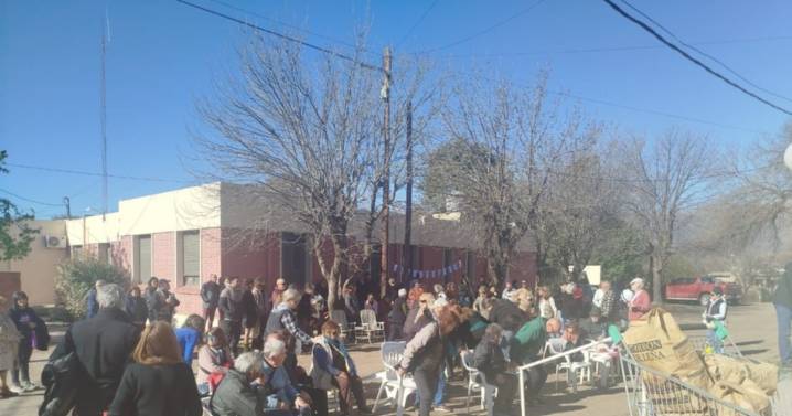 Vecinos reclaman por falta de médicos y profesionales en el hospital de San Francisco