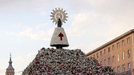 ¿Blanco o rojo? Así será el color del manto de la Virgen del Pilar en la Ofrenda de Flores 2025