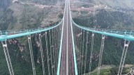 Más de medio kilómetro de altura: China rompe su propio récord con el puente más alto del mundo [VIDEO]